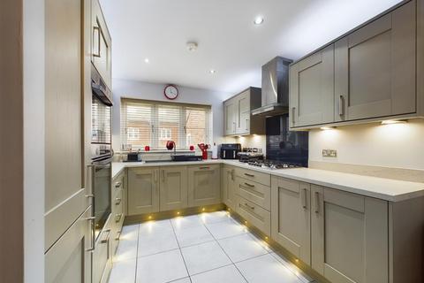 4 bedroom detached house for sale, Howgate Drive, Scarborough YO11