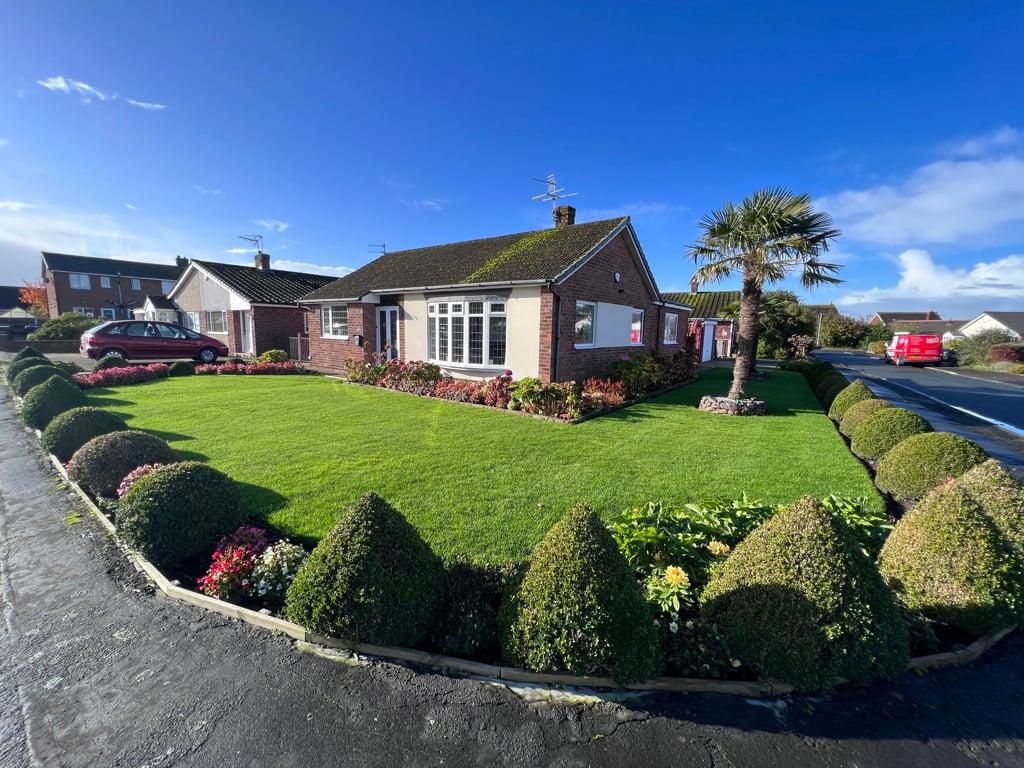 Clifford Avenue, Longton, Preston, PR4 3 bed detached bungalow for sale
