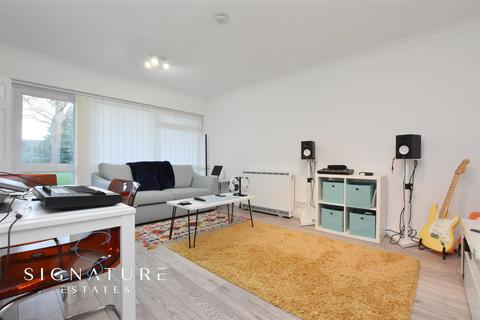 1 bedroom maisonette for sale, Castano Court Abbots Langley Hertfordshire