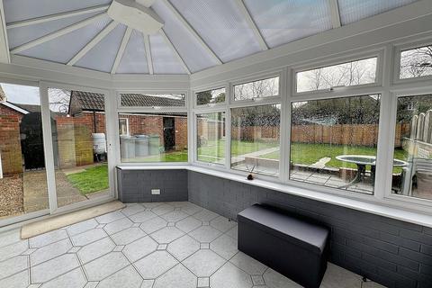 60 Blackdown Avenue, Rushmere St Andrew, Ipswich, IP5 1AY