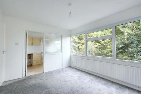 1 bedroom flat for sale, Alwyn Court, Beeston, Nottingham