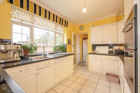 2 bedroom detached bungalow for sale, Davyhulme Road, Davyhulme, Manchester, M41