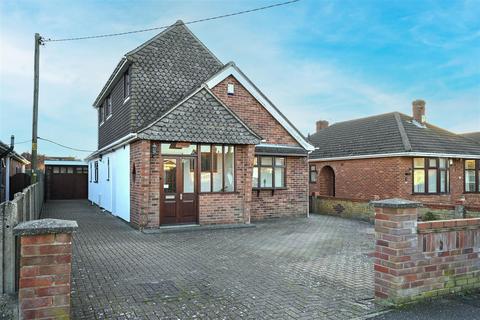 4 bedroom detached house for sale, Busseys Loke, Bradwell, Great Yarmouth