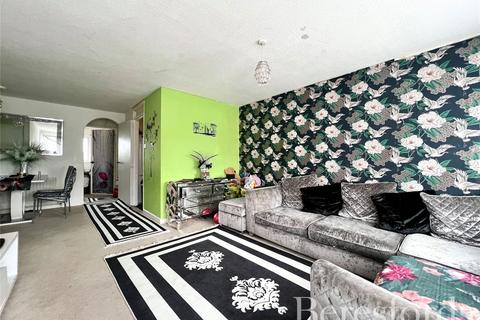 1 bedroom maisonette for sale, Sarre Avenue, Hornchurch, RM12