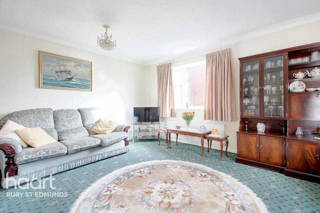 Troon Court, Fornham St Martin, Bury St Edmunds 3 bed detached bungalow