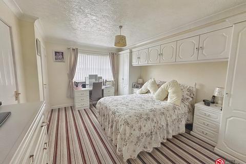 4 bedroom detached house for sale, Hunters Ridge, Tonna, Neath, Neath Port Talbot. SA11 3FE