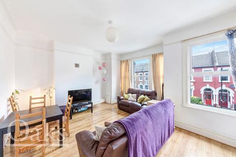 3 bedroom apartment to rent, Norfolk House Road, Streatham