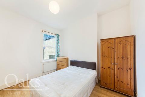 3 bedroom apartment to rent, Norfolk House Road, Streatham