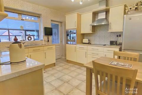 3 bedroom semi-detached bungalow for sale - Valley New Road, Oldham