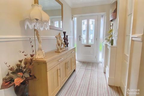 33 Valley New Road, Royton, Oldham, OL2 6BN