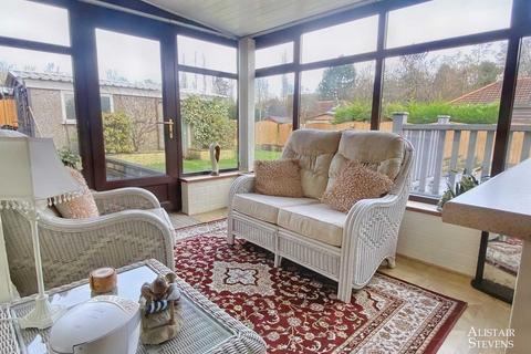 33 Valley New Road, Royton, Oldham, OL2 6BN