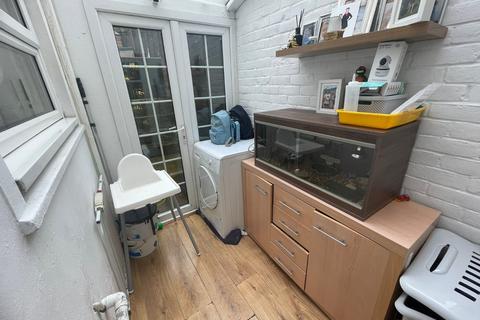 18 Hamerton Road, Northfleet, Gravesend, DA11 9DX