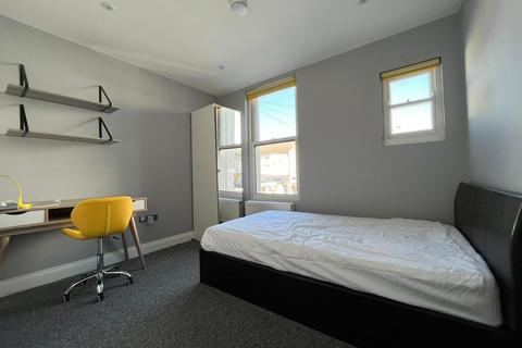 6 bedroom maisonette to rent, Portland Road, Hove BN3