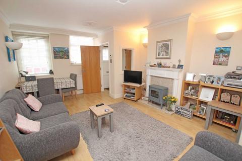 3 bedroom end of terrace house for sale, De Walden Mews, Eastbourne, BN20 7QU