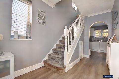62 Byron Way, Romford, RM3 7PS