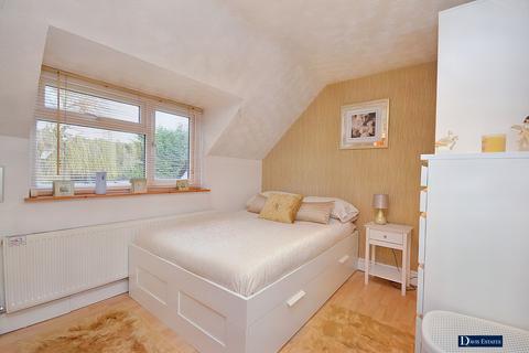 62 Byron Way, Romford, RM3 7PS
