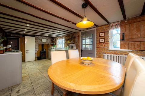 3 bedroom cottage for sale, Newnham Lane, Eastling, ME13