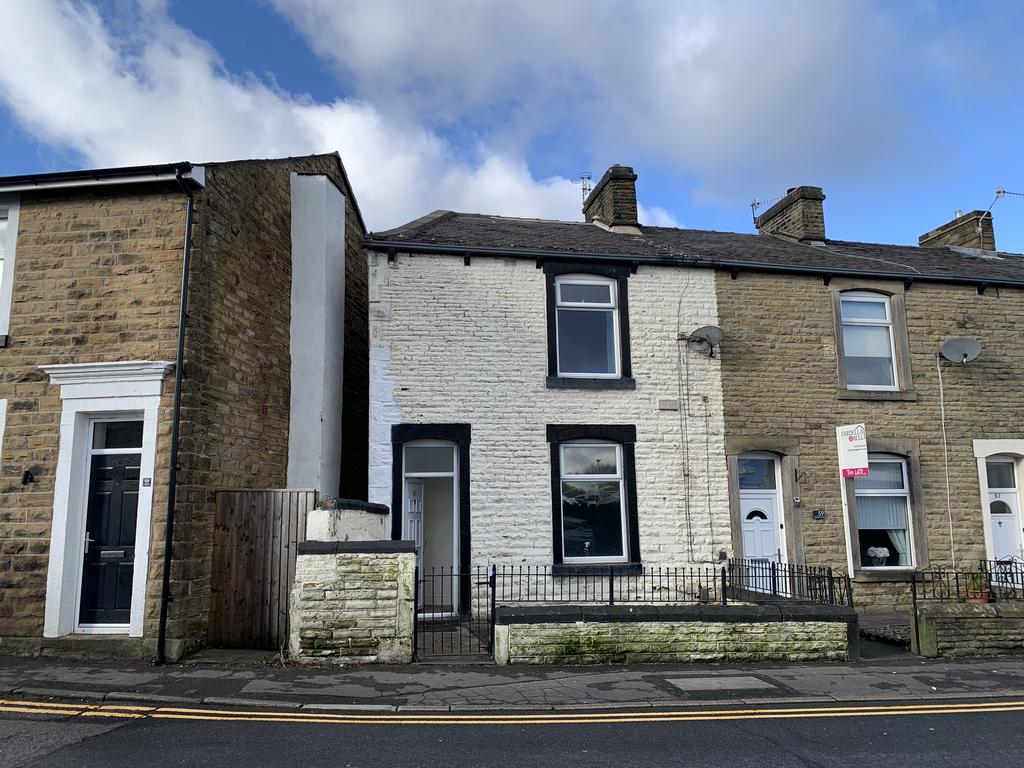 Rosegrove Lane, Burnley BB12 2 bed terraced house £495 pcm (£114 pw)