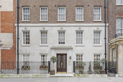 3 bedroom apartment for sale, Upper Grosvenor Street, London W1K