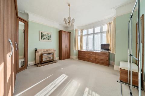 7 Arran Road, London, SE6 2LT