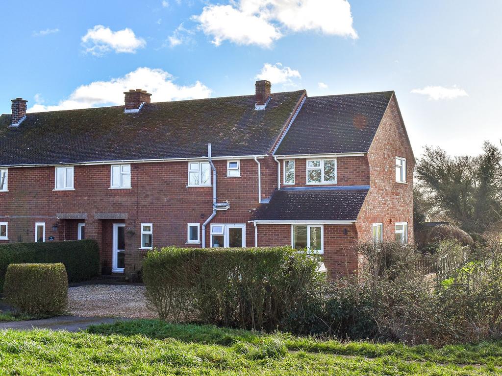 Middlethorpe, Lois Weedon, NN12 4 bed semidetached house £425,000
