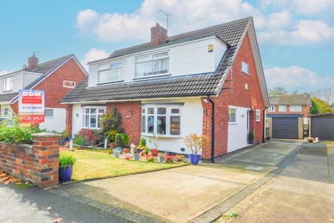 3 bedroom semi-detached house for sale - Woodclose Road, Scunthorpe, North Lincolnshire, DN17