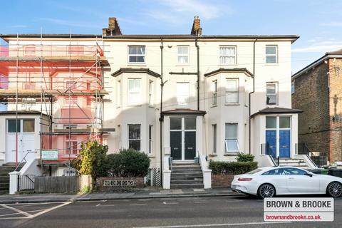 2 bedroom flat to rent, 121 Courthill Road, Greater London SE13