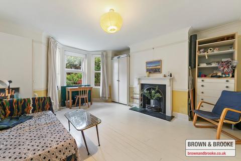 2 bedroom flat to rent, 121 Courthill Road, Greater London SE13