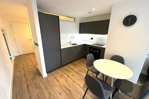 Studio to rent, George Street, Manchester, Greater Manchester, M1