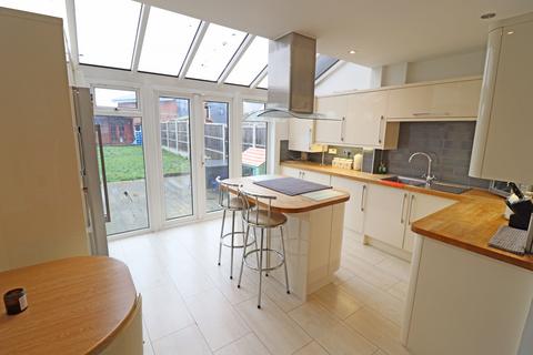 34 Birchfield, North Stifford, Grays, RM16 5UX