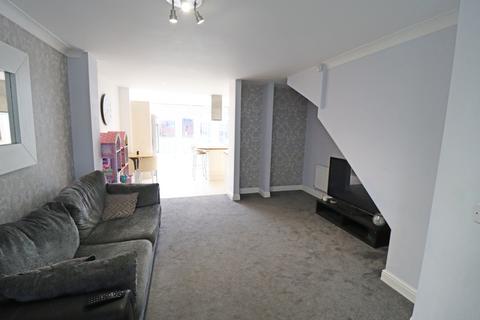 34 Birchfield, North Stifford, Grays, RM16 5UX