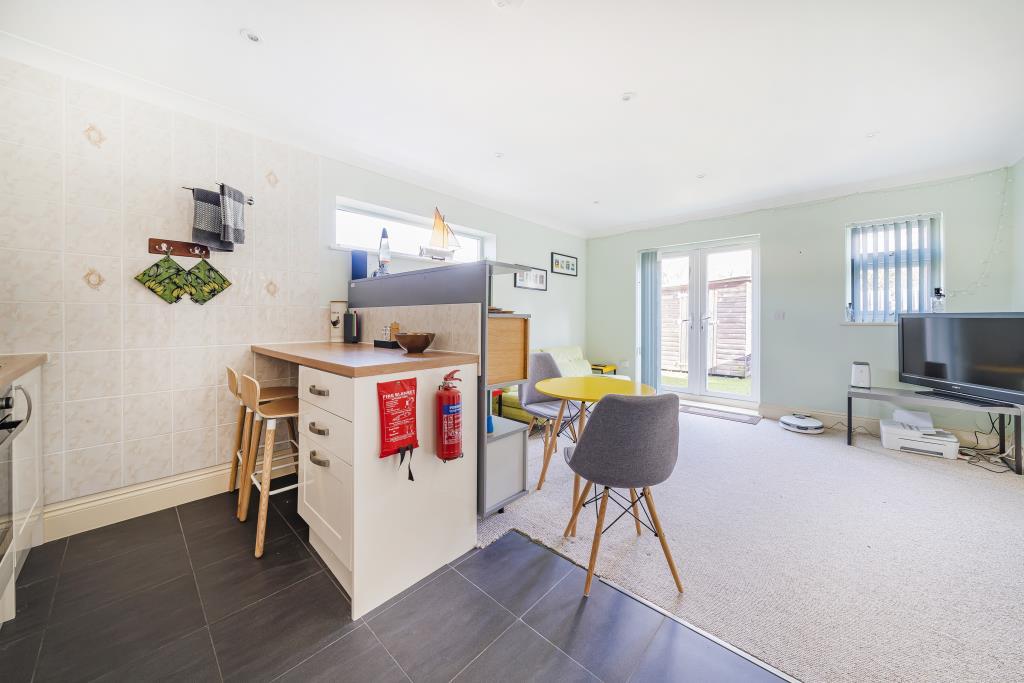 Lower Sunbury, Surrey, TW16 1 bed detached bungalow for sale £375,000