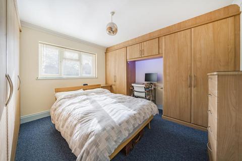 1 bedroom detached bungalow for sale, Lower Sunbury,  Surrey,  TW16