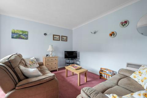 1 bedroom flat for sale - Magnolia Court, Victoria Road, Horley, Surrey, RH6