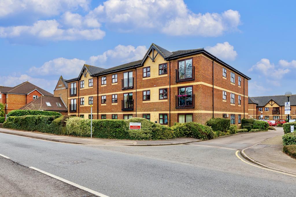 Magnolia Court, Victoria Road... 1 bed flat for sale £100,000