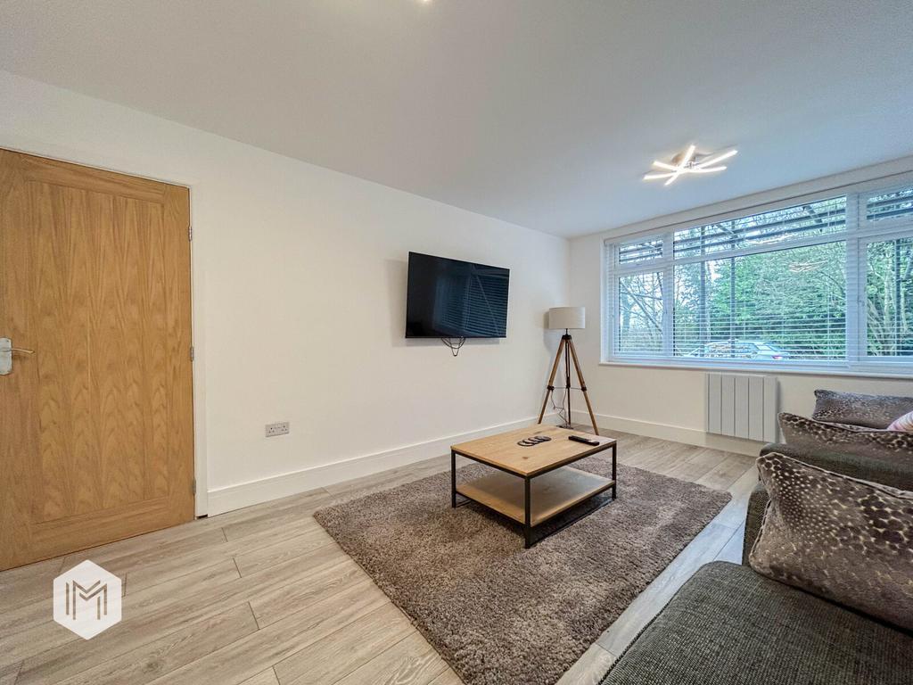 Lowry Court, Radcliffe New Road, Whitefield, Manchester, M45 7WX 2 bed