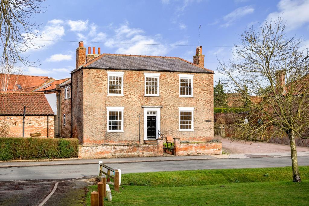 Main Street, Elvington, YO41 4 bed farm house for sale £575,000