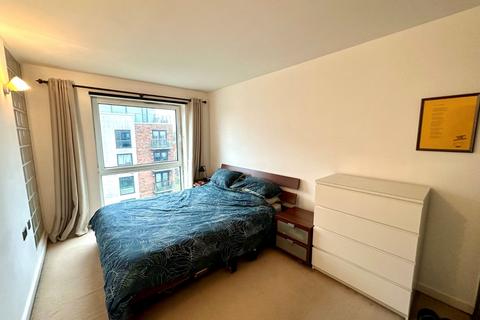 1 bedroom flat to rent, Longfield Centre, Manchester M25