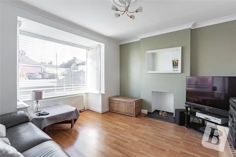 2 bedroom bungalow for sale, Grey Towers Avenue, Hornchurch, RM11