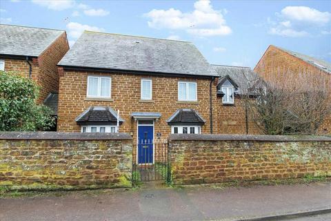 5 bedroom detached house for sale, Ivy Lane, Finedon