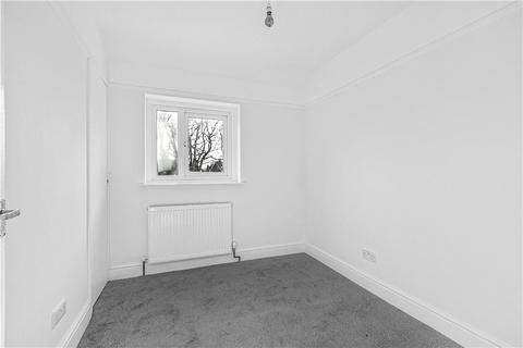 2 bedroom maisonette for sale, Staines Road East, Sunbury-on-Thames, Surrey, TW16