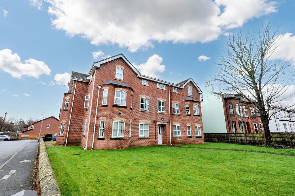 Monton Court, Monton 2 bed apartment for sale £160,000