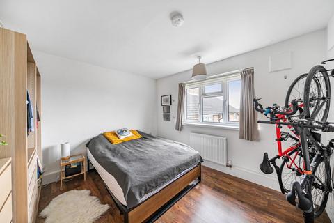 2 bedroom flat for sale - Baizdon Road, Blackheath