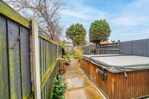 44 Riverside Road, Ipswich, IP1 4AR