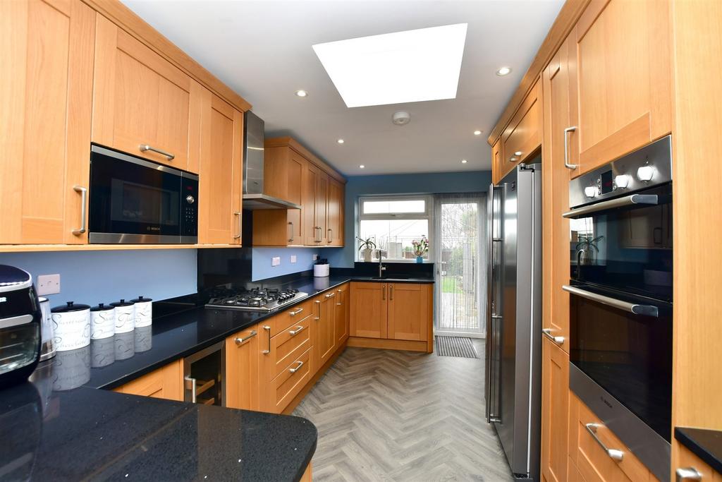 Kitchen/Breakfast Area