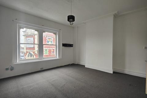 2 bedroom flat to rent - South Queen Street, Morley, Leeds, West Yorkshire, UK, LS27