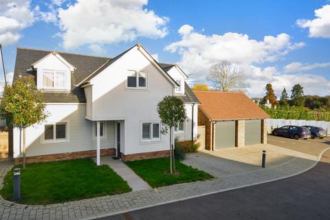 3 bedroom detached house for sale, Rose Court, Loughton, Essex