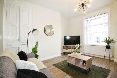 3 bedroom terraced house to rent, Autumn Avenue, Hyde Park, Leeds, LS6
