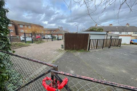 9 Cornwell Avenue, Gravesend, DA12 5HS