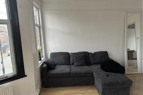 2 bedroom flat to rent, Chester Road, London N17